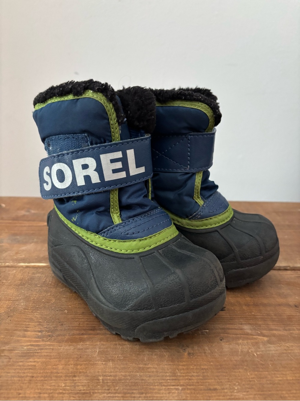 Sorel Snow Commander Kids' Green Winter Snow Boots Size 6